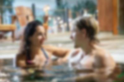 Nyt boblebadet i vårt innendørs boblebad i Aquadome Lalandia i Billund