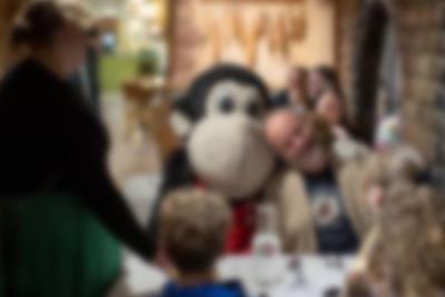 Monky Tonkys all-inclusive Dinner Show
