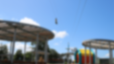 Glæd jer til at mærke suset i maven og vinden i kinderne i zipline i Adventure Tower