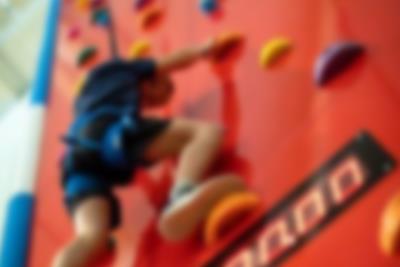 Slip krudtuglerne løs i det sjove Monky Tonky Land