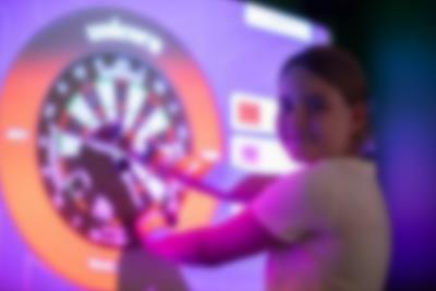 Oplev vores interaktive Dart Arena
