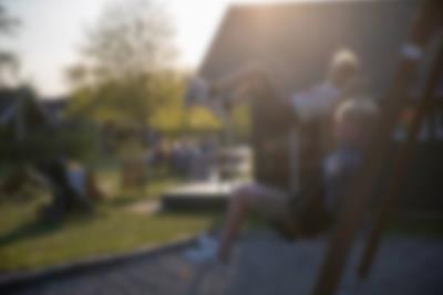 Morsom lek på utendørs-lekeplassen i Monky Tonky i Lalandia