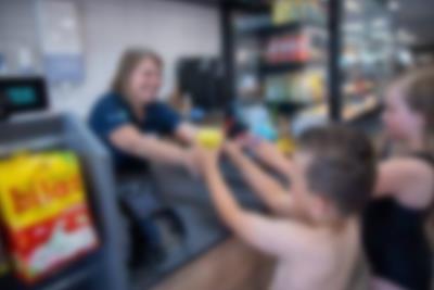 Her kan I tanke vandhundenes energidepoter op
