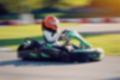Erlebt ein Outdoor-Abenteuer voller Tempo und Spaß bei Rødby Gokart