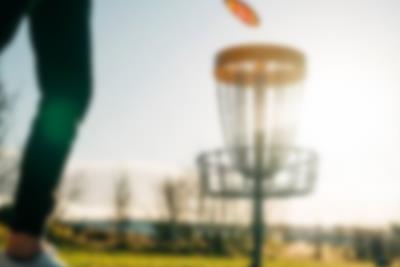 Prøv kræfter med discgolf