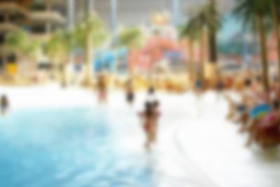 Waterpark with tropical temperatures