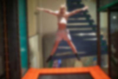 3 meter oppe i luften finder I supersjove og velpolstrede trampoliner 3 meter oppe i luften finder I supersjove og velpolstrede trampoliner